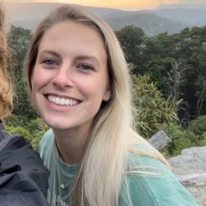 Meet your Posher, Claire